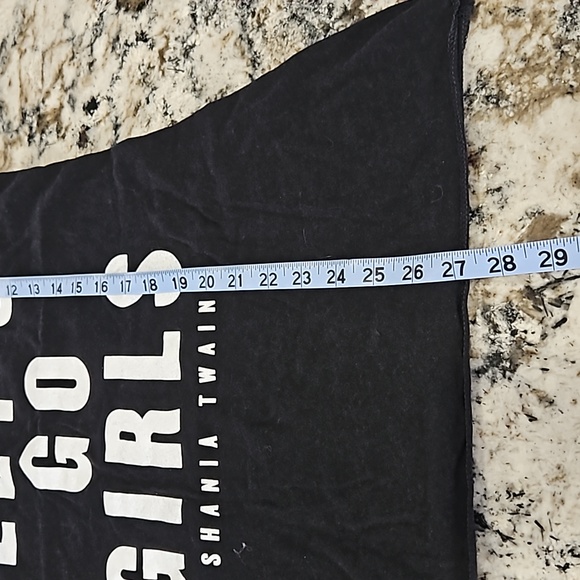 2/$10 Shania Twain tank - Picture 5 of 5